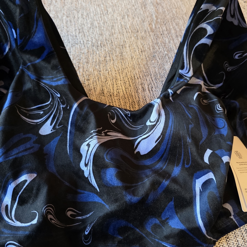 Athleta Black and Blue Artistic Velour Cropped Top